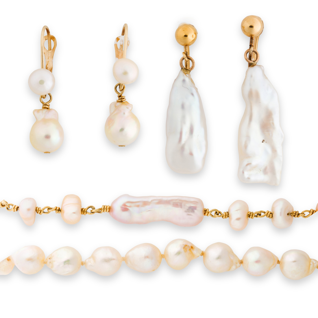 A GROUP OF CULTURED PEARL JEWELRY 3a2857