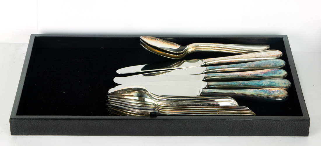 (18PC SET) ONEIDA PLATED FLATWARE