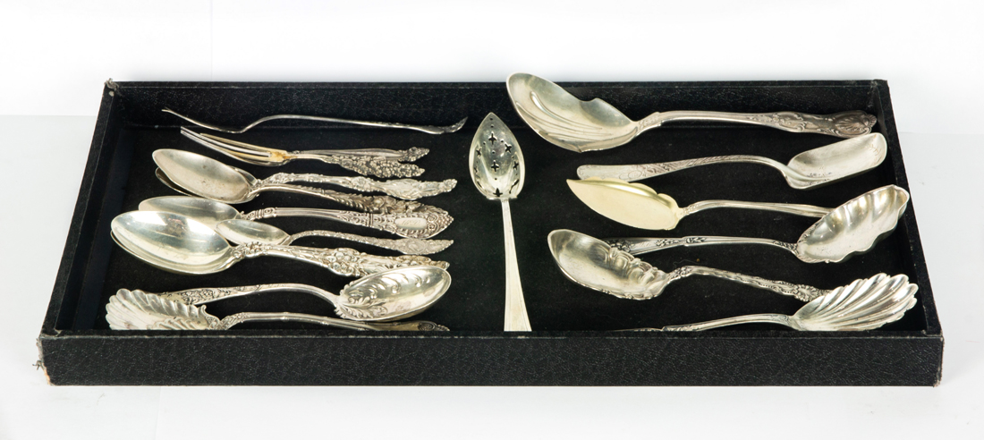  LOT OF 23 MOSTLY STERLING SPOONS 3a28f4