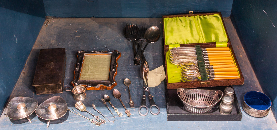 GROUPING OF SILVER PLATE, INCLUDING