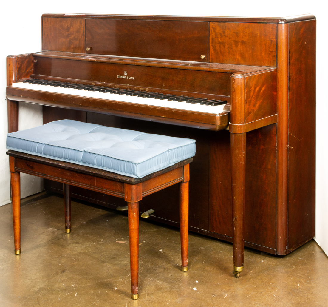STEINWAY CONSOLE PIANO Steinway