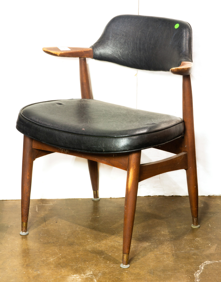 PAOLI CHAIR CO Paoli Chair Co. armchair,