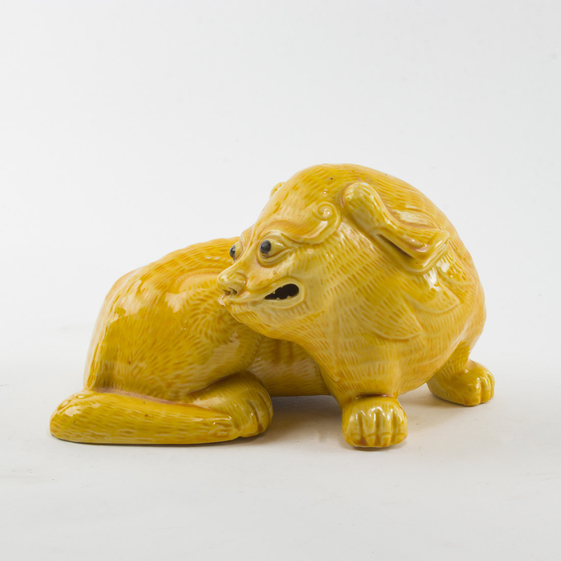 CHINESE YELLOW GLAZED FU DOG Chinese 3a2a15