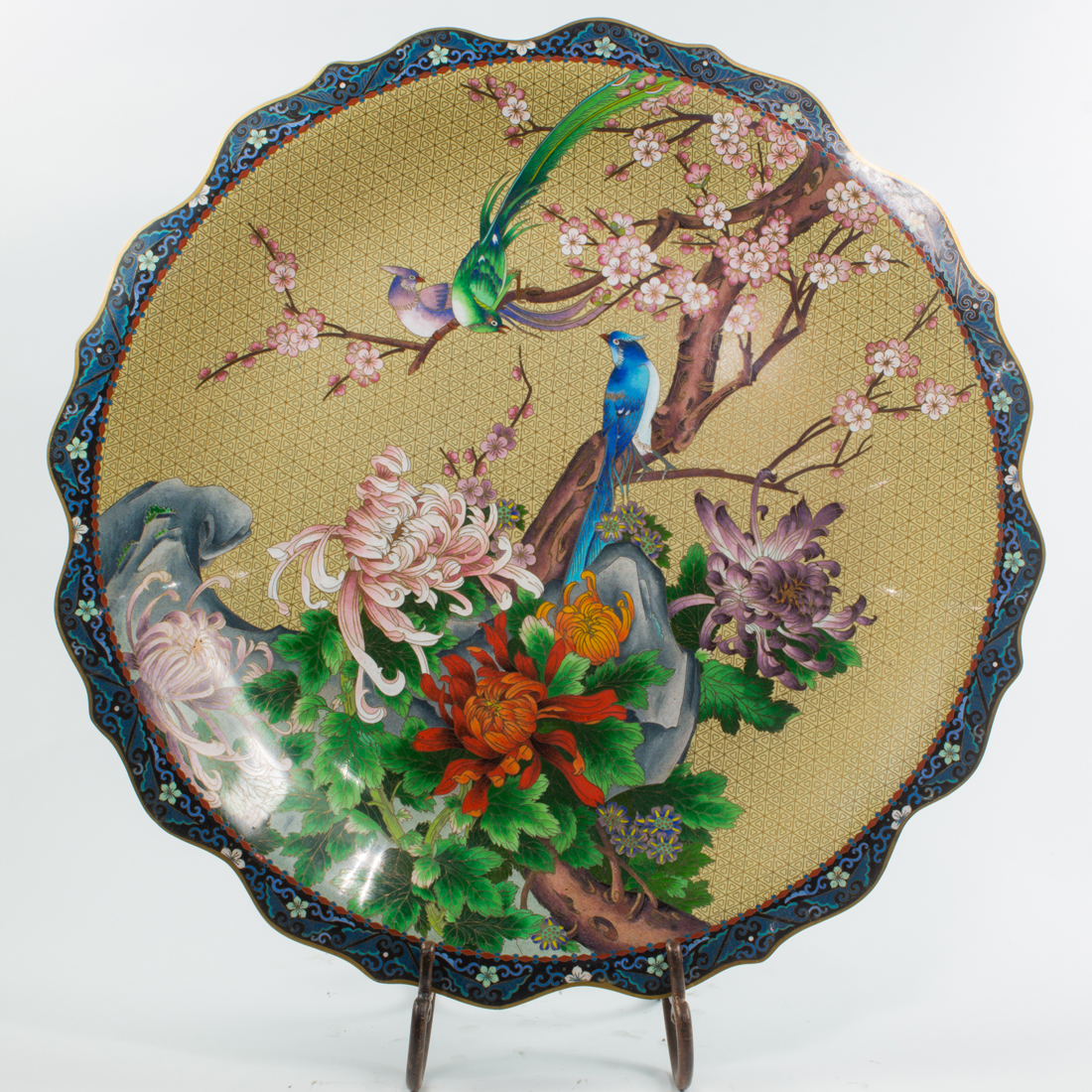 CHINESE CLOISONNE ENAMEL CHARGER 3a2a79