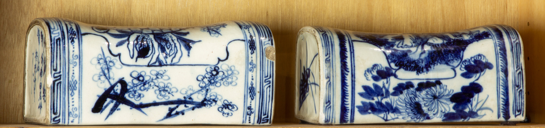 (LOT OF 2) CHINESE BLUE AND WHITE