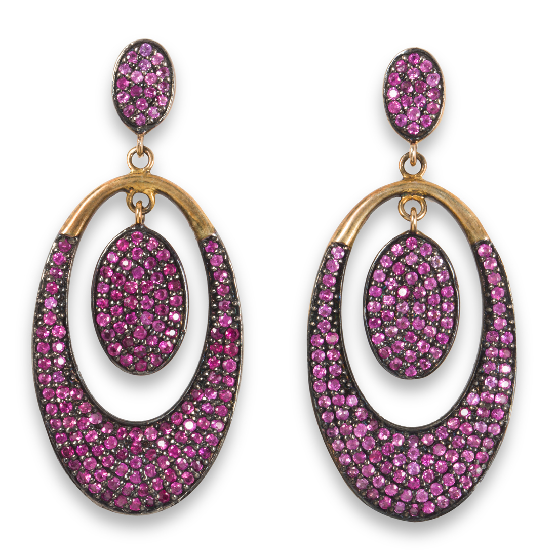 A PAIR OF RUBY EARRINGS A pair