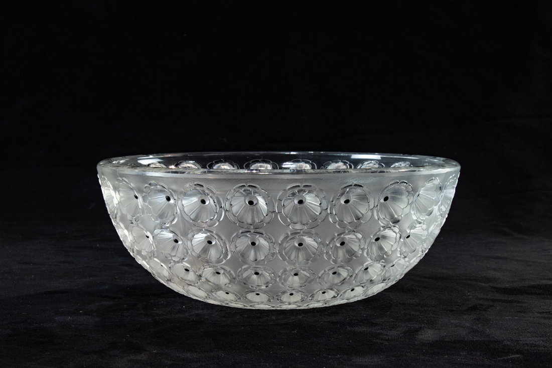 A LALIQUE FROSTED AND ENAMELED 3a2b2f