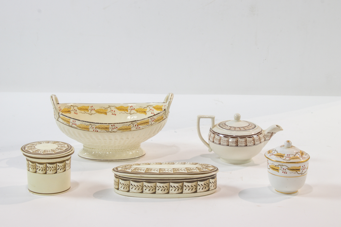 (LOT OF 5) COLLECTION OF WEDGWOOD AND