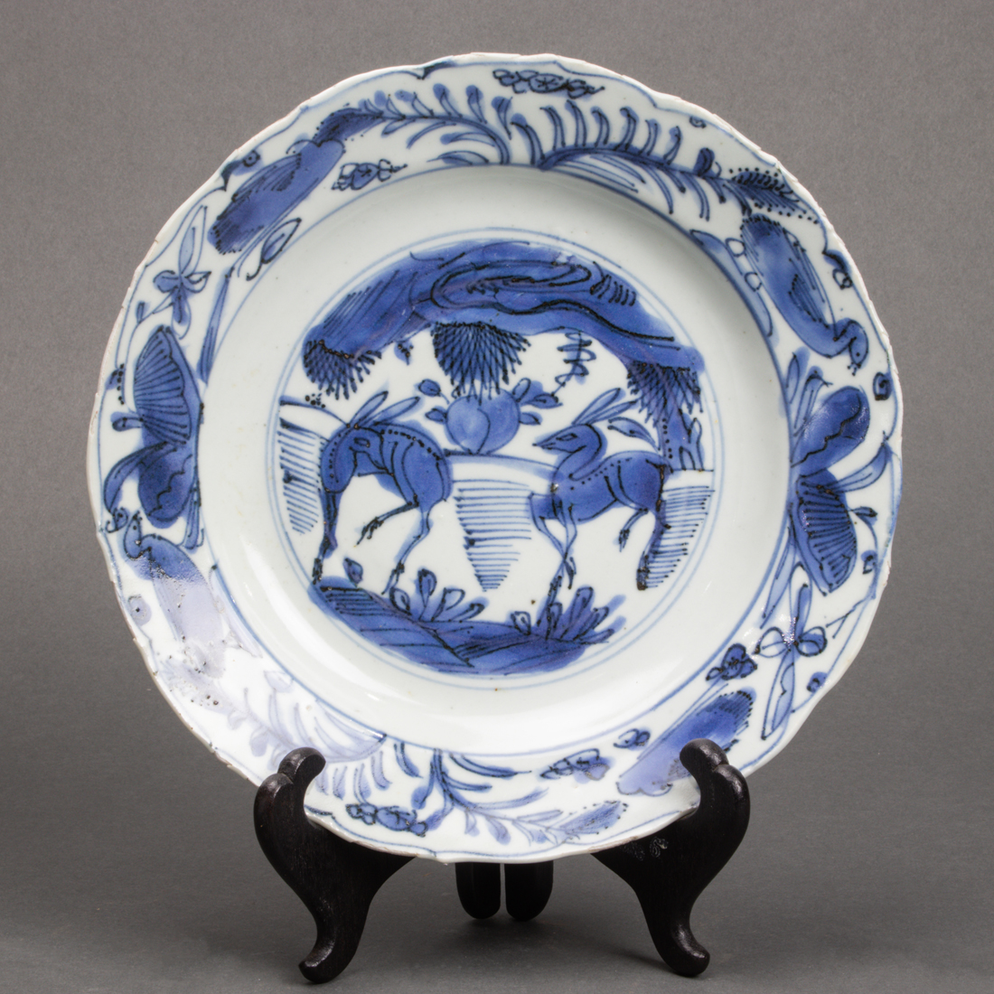 CHINESE BLUE AND WHITE DISH Chinese 3a2bfb