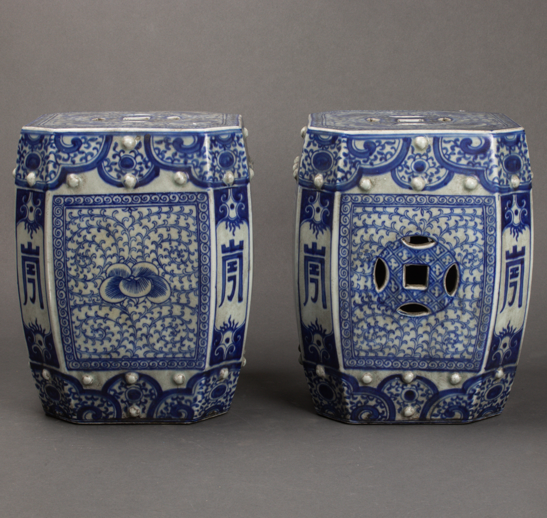 PAIR OF CHINESE BLUE AND WHITE 3a2bfe