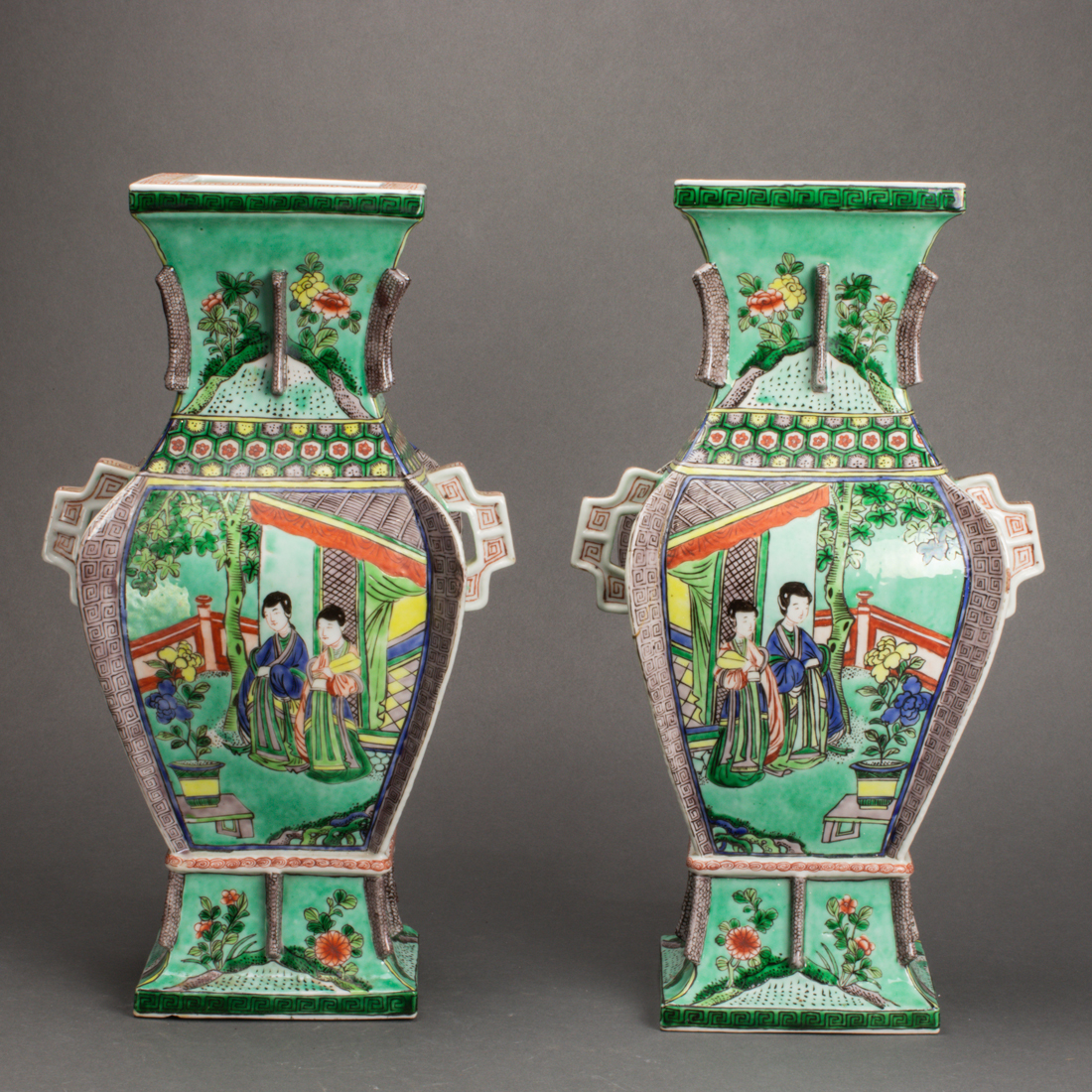 PAIR OF CHINESE FAMILLE VERTE VASES 3a2c01