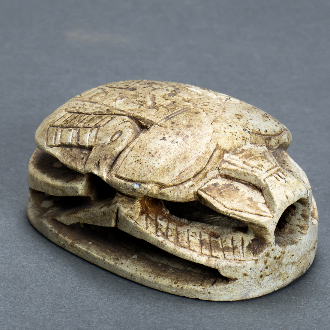 EGYPTIAN STYLE CARVED STONE SCARAB 3a2d07