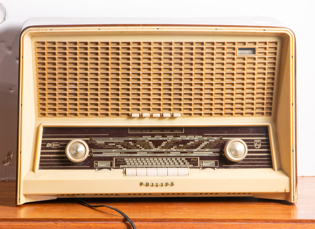 VINTAGE PHILIPS RADIO 1952, 13