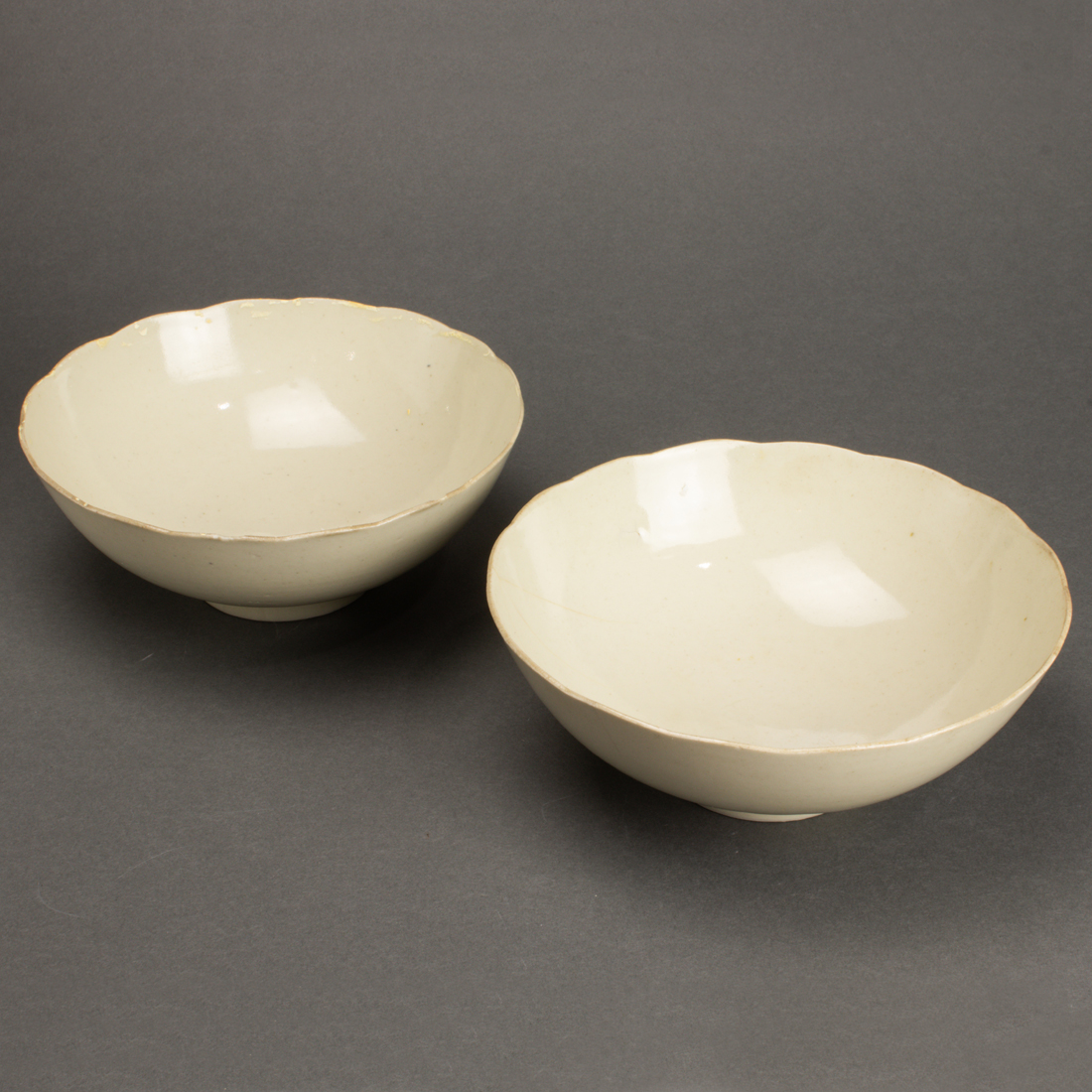 PAIR OF CHINESE WHITE GLAZED BOWLS 3a2d99