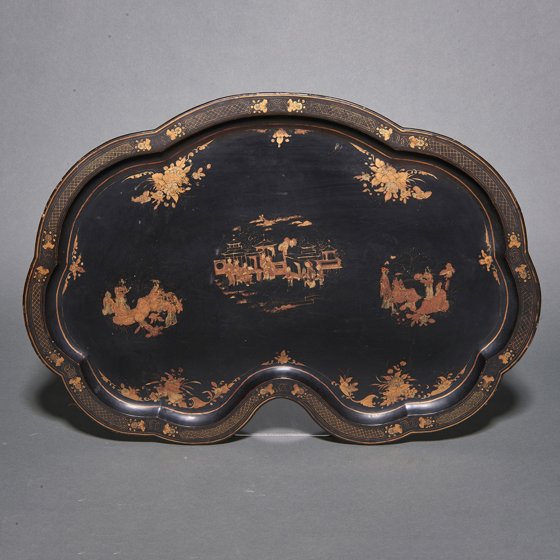 CHINESE EXPORT GILT LACQUER RUYI-FORM