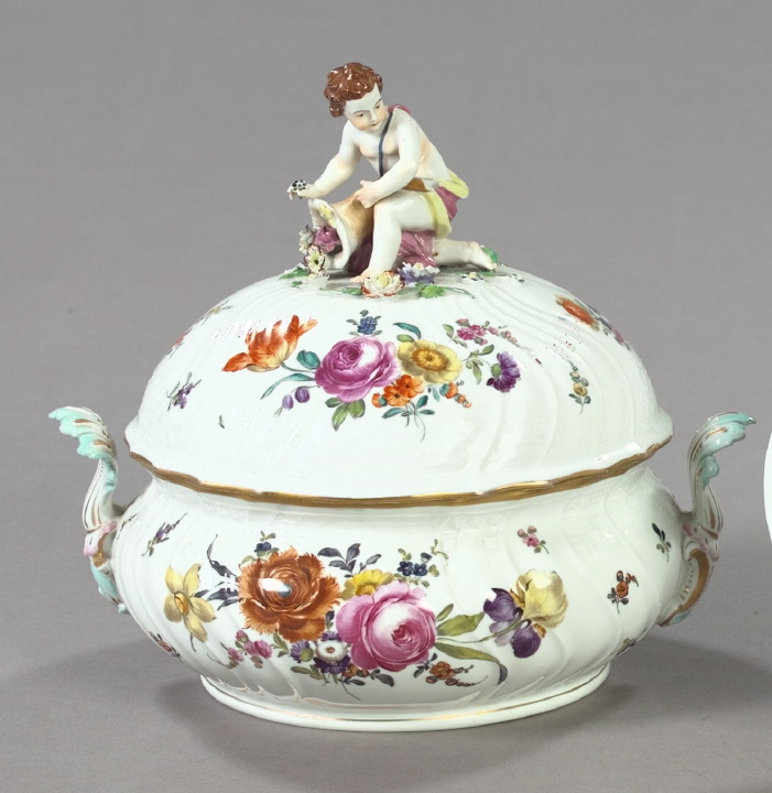 German Porcelain Circular Dome Covered 3a5c14