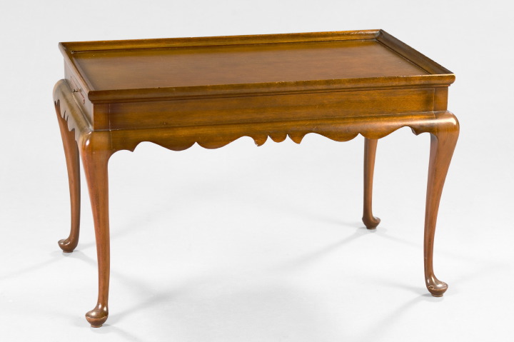 Queen Anne Style Mahogany Cocktail 3a5c32