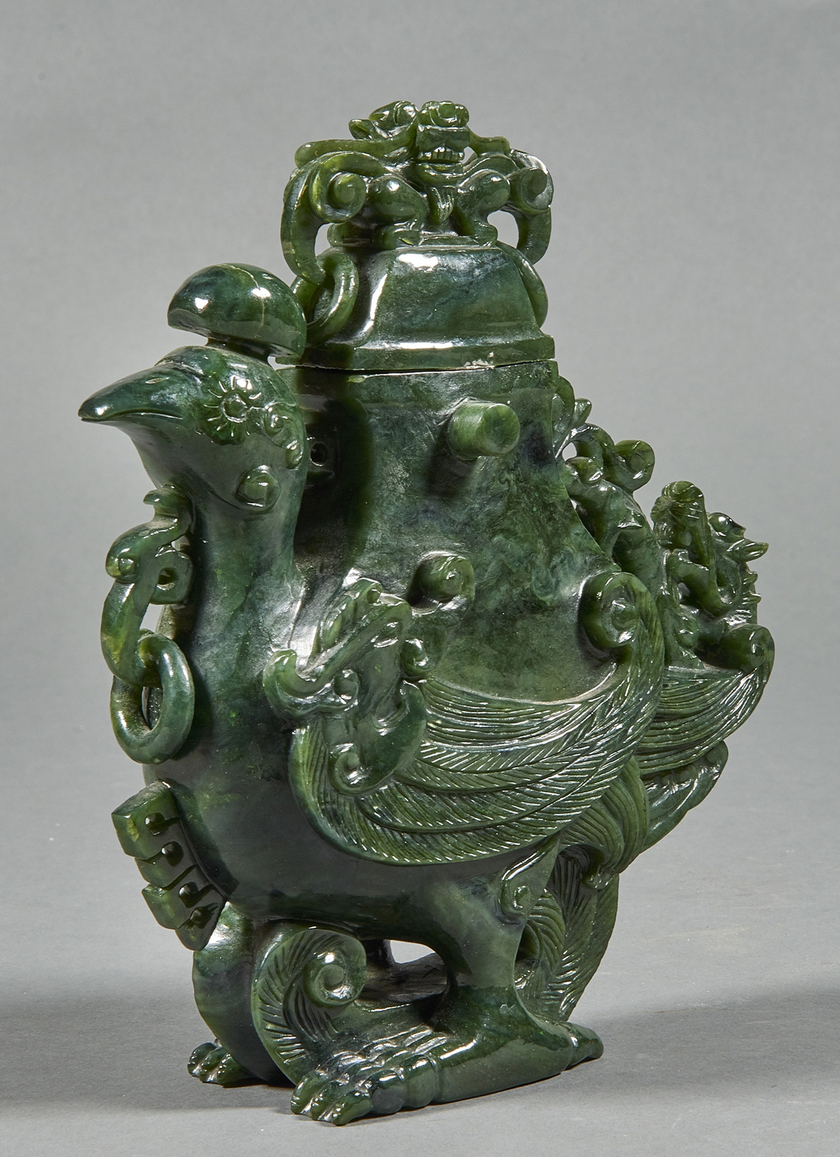 CHINESE SPINACH JADE VASE AND COVER 3a5e0d