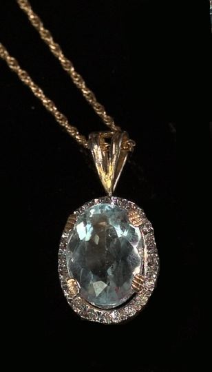 Fourteen Karat Yellow Gold Aquamarine 3a5fd4