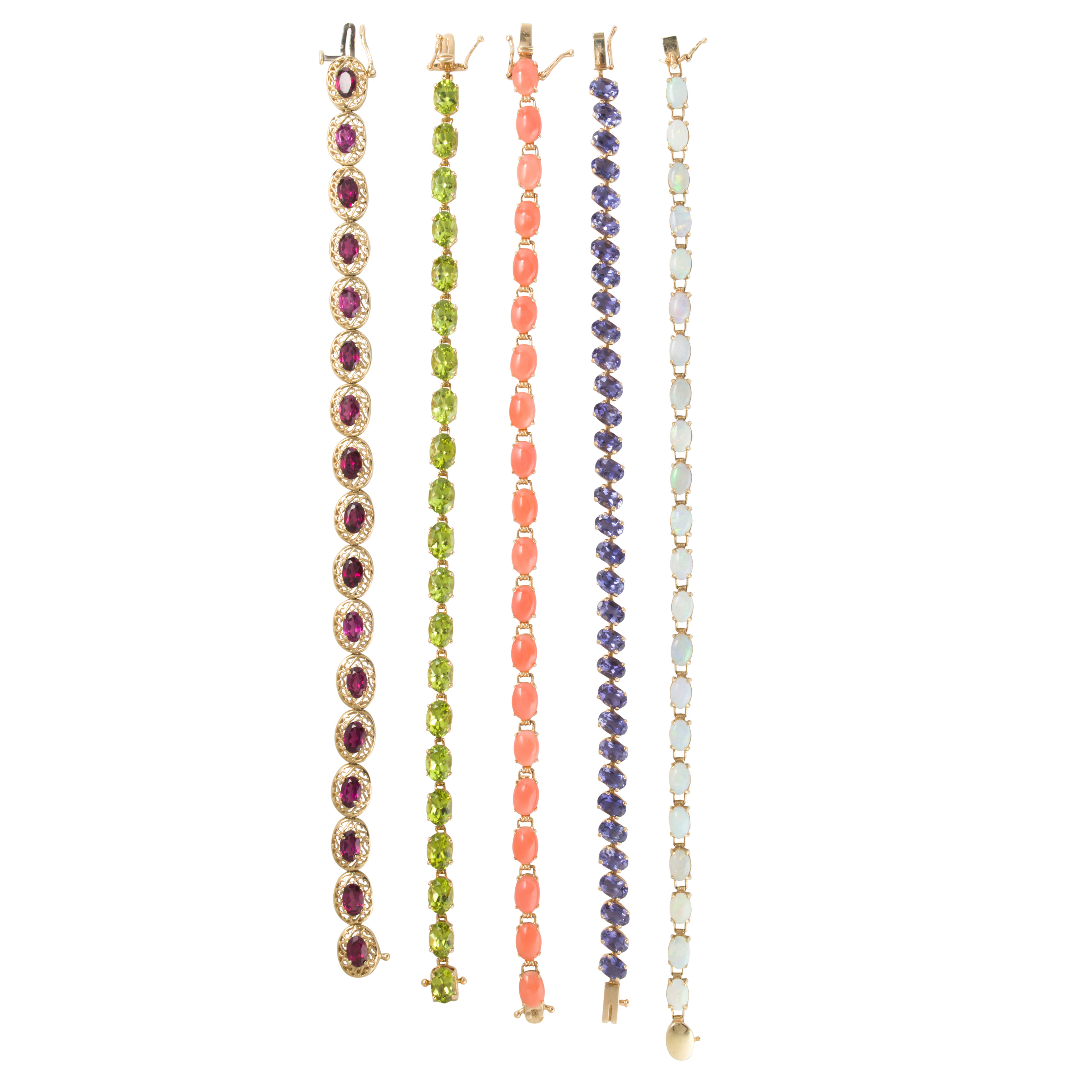 A GROUP OF GEMSTONE AND GOLD BRACELETS 3a60bb