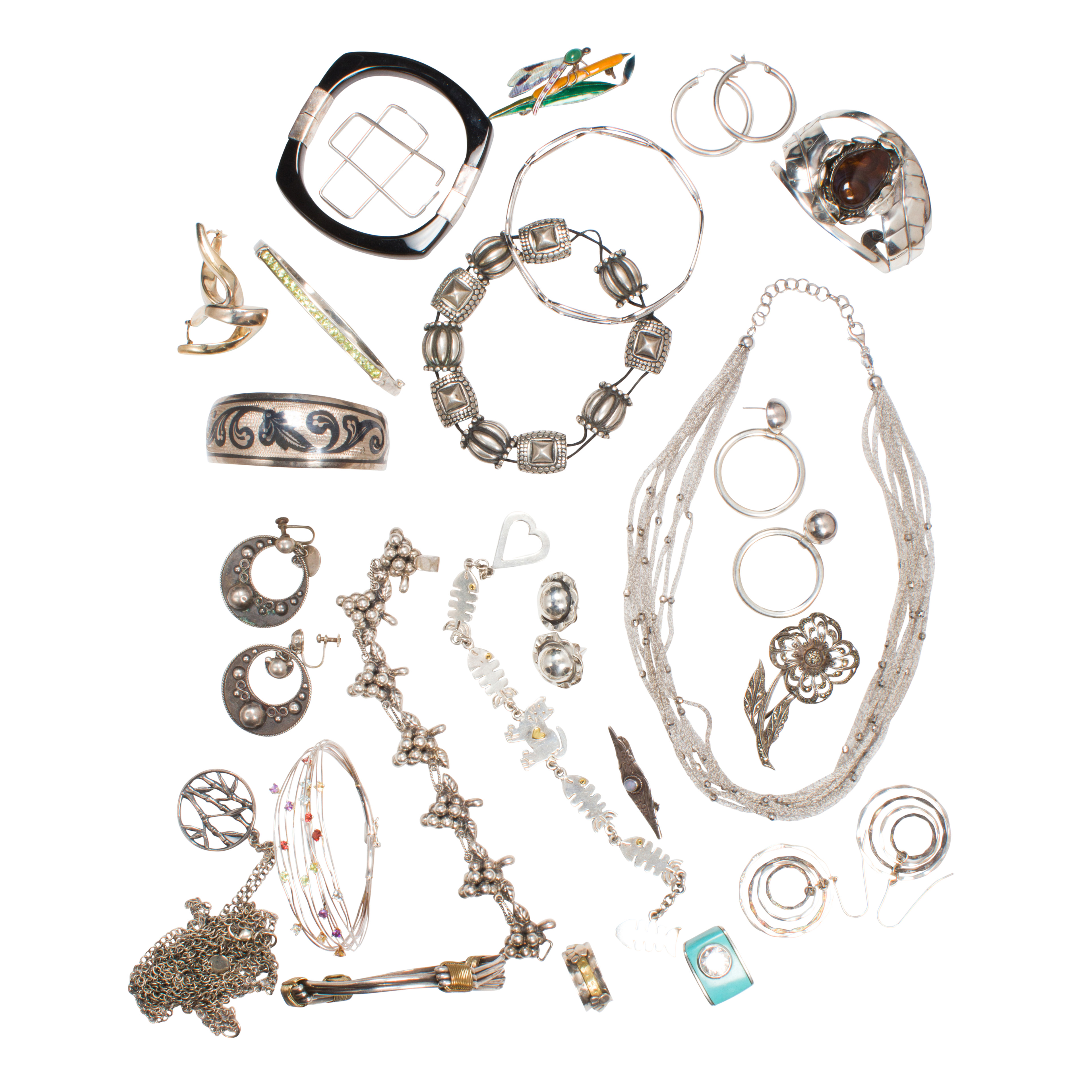 A GROUP OF SILVER JEWELRY A group 3a6117