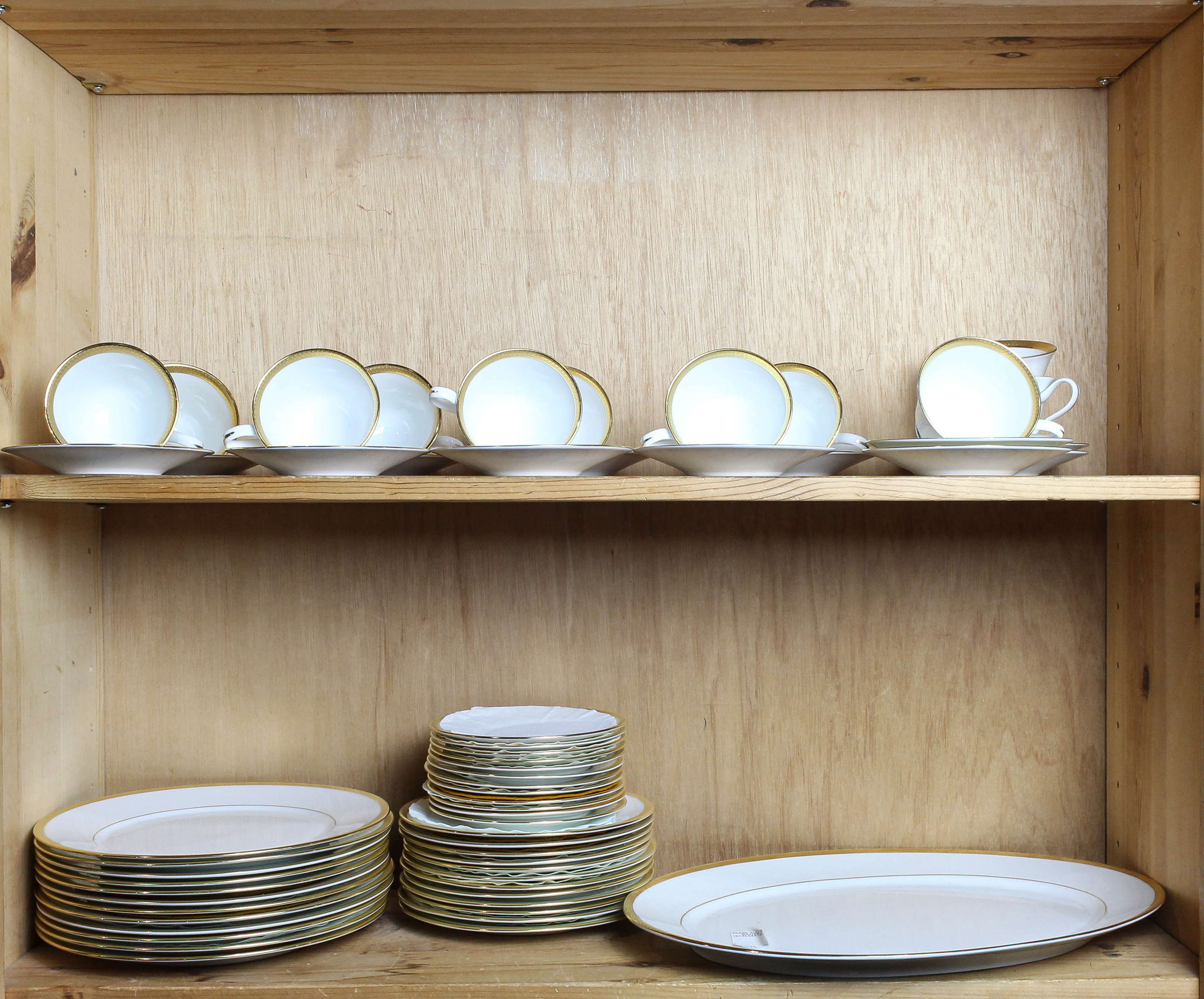 TWO SHELVES OF OXFORD CHINA TABLE