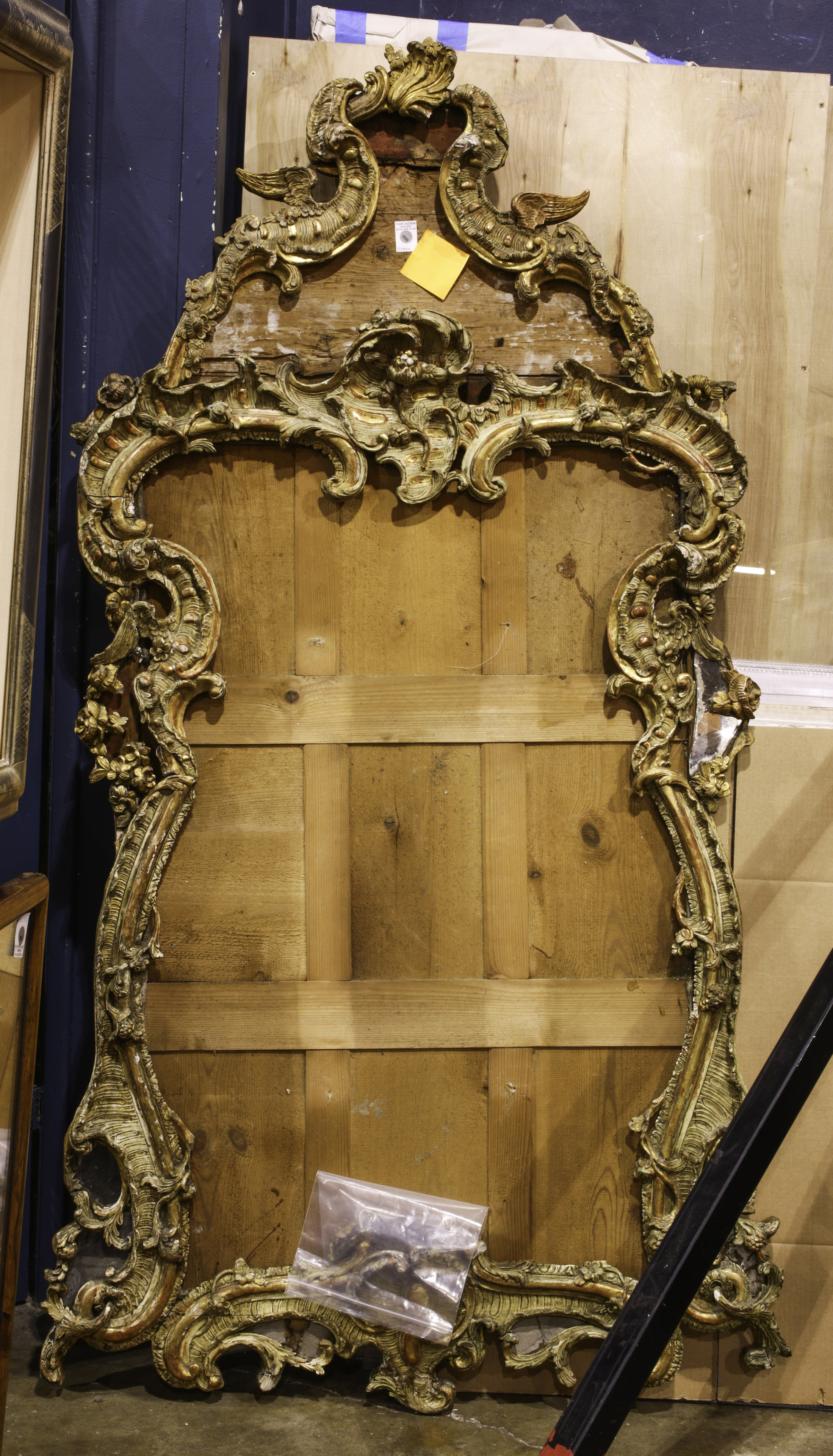 A CONTINENTAL ROCOCO GILTWOOD CARVED 3a6259