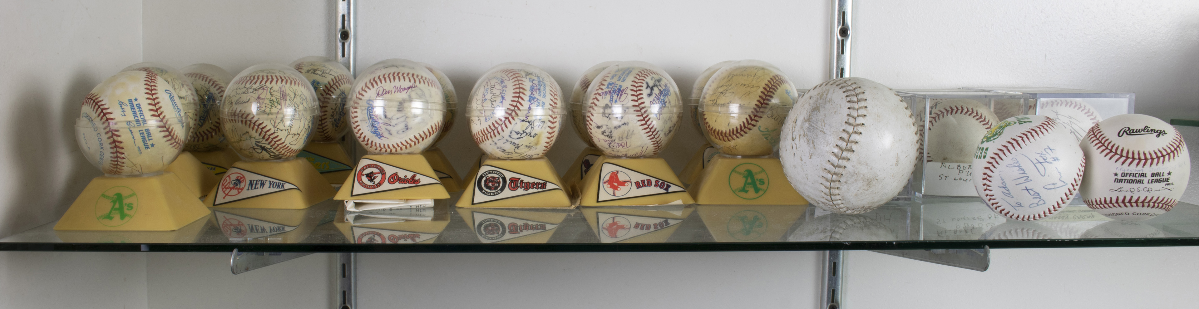 (LOT OF 22) BASEBALL GROUP (lot