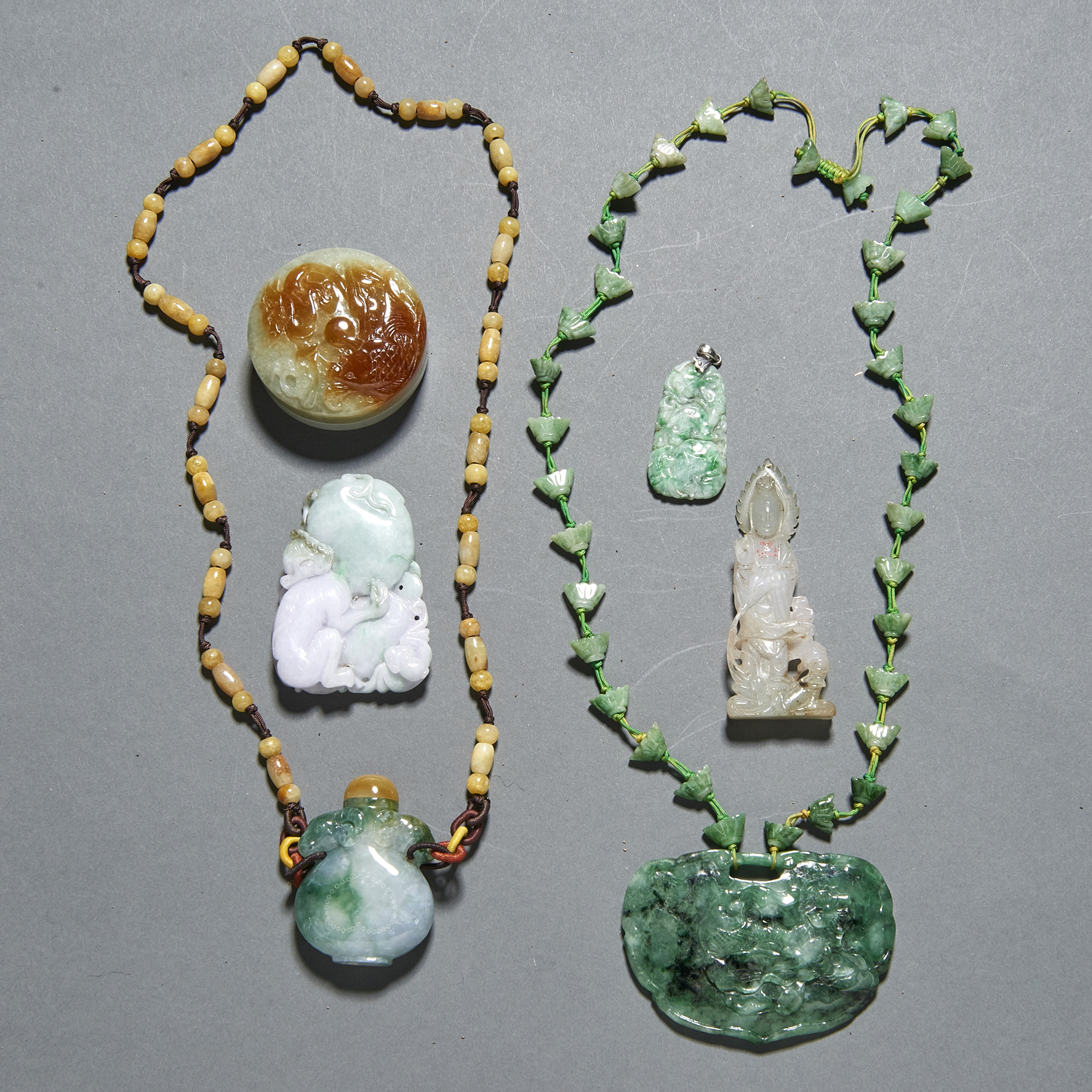  LOT OF 6 CHINESE JADEITE PENDANTS 3a6311