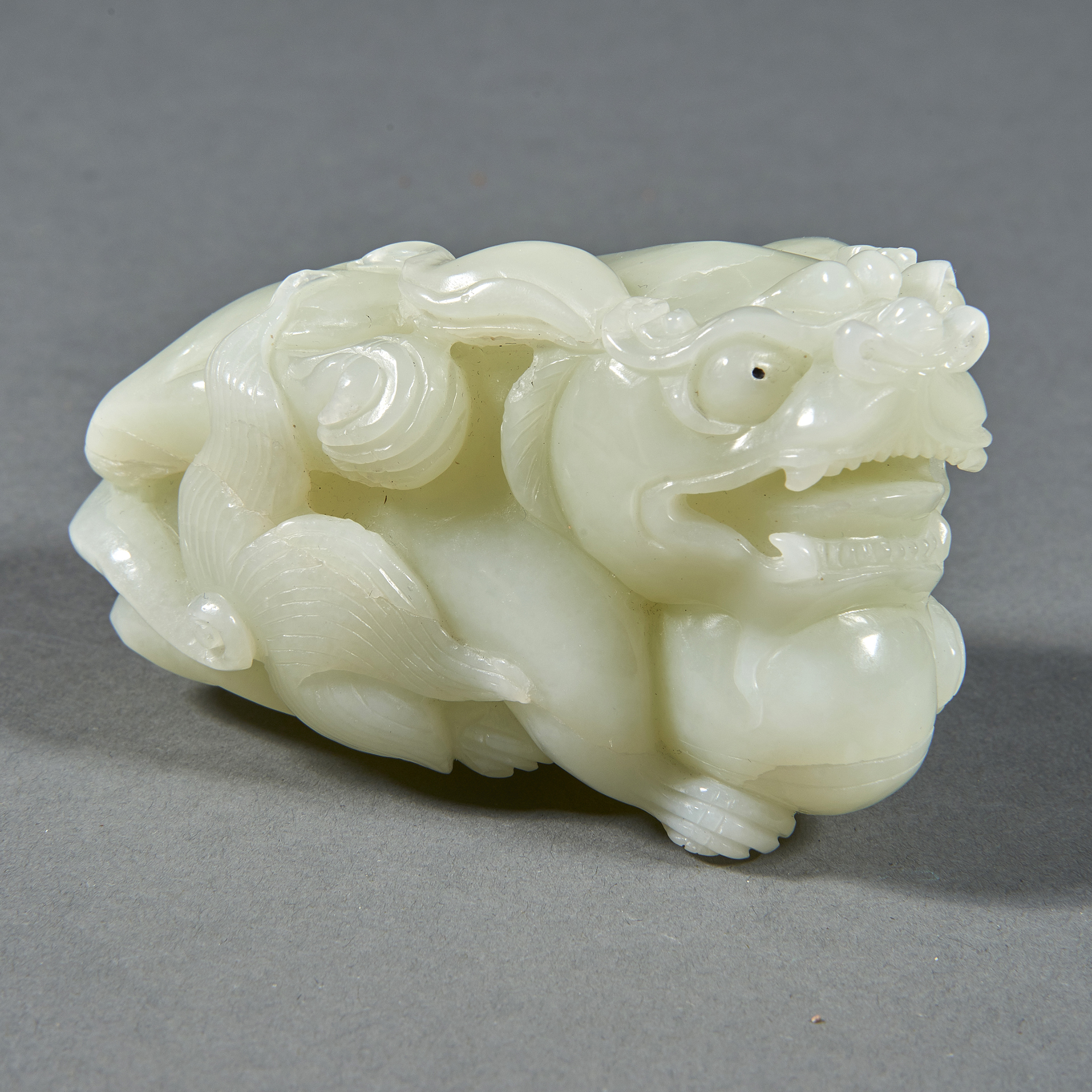 CHINESE JADE CARVING OF A BEAST 3a6316