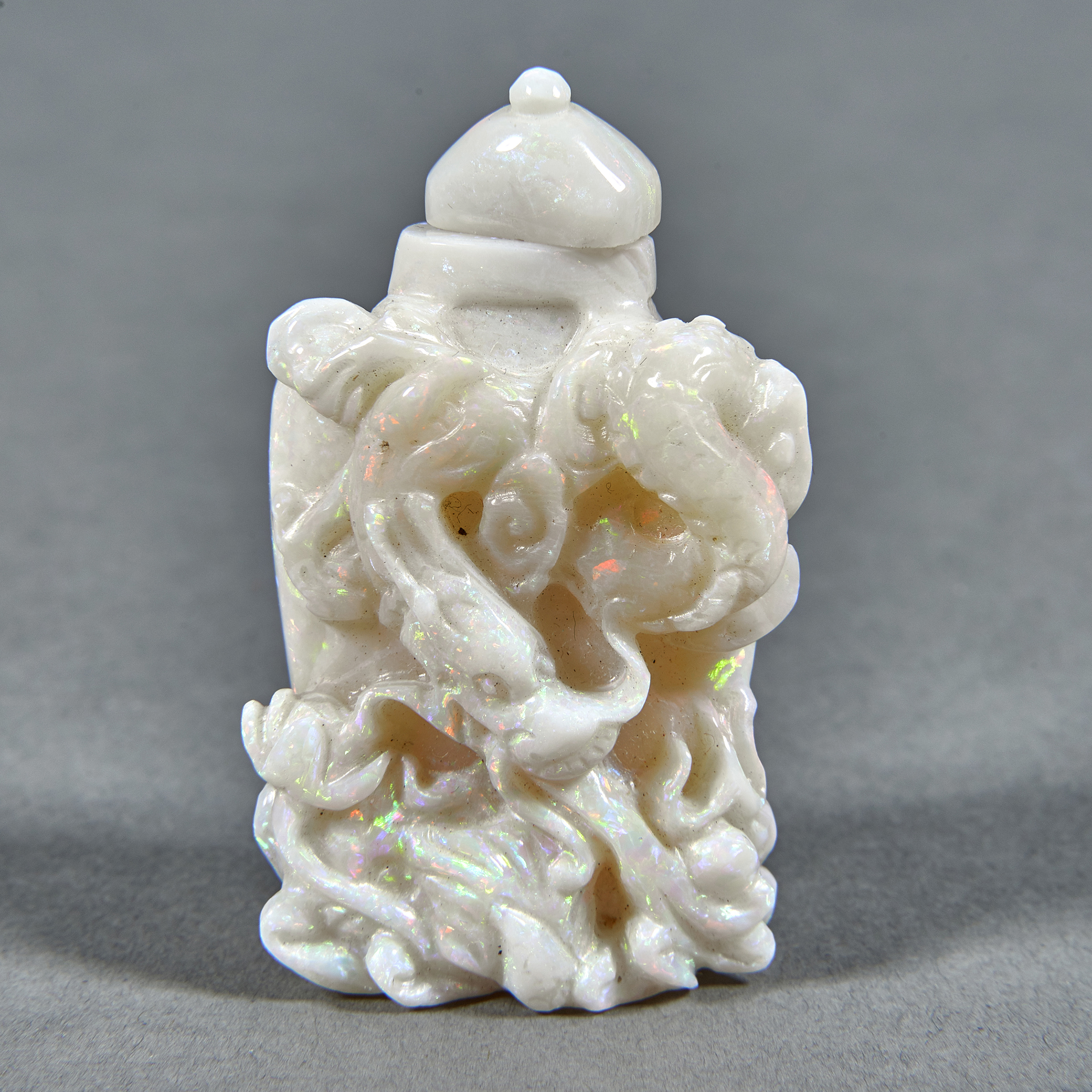 CHINESE OPAL SNUFF BOTTLE Chinese