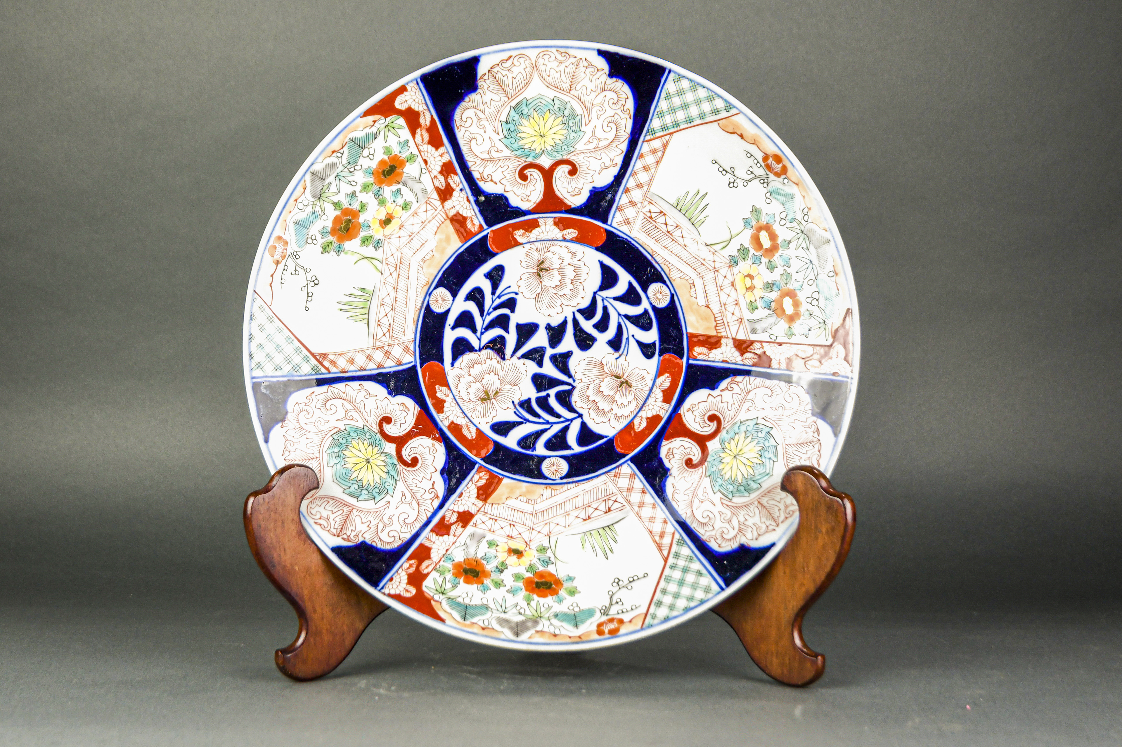 JAPANESE IMARI CHARGER Japanese 3a632b