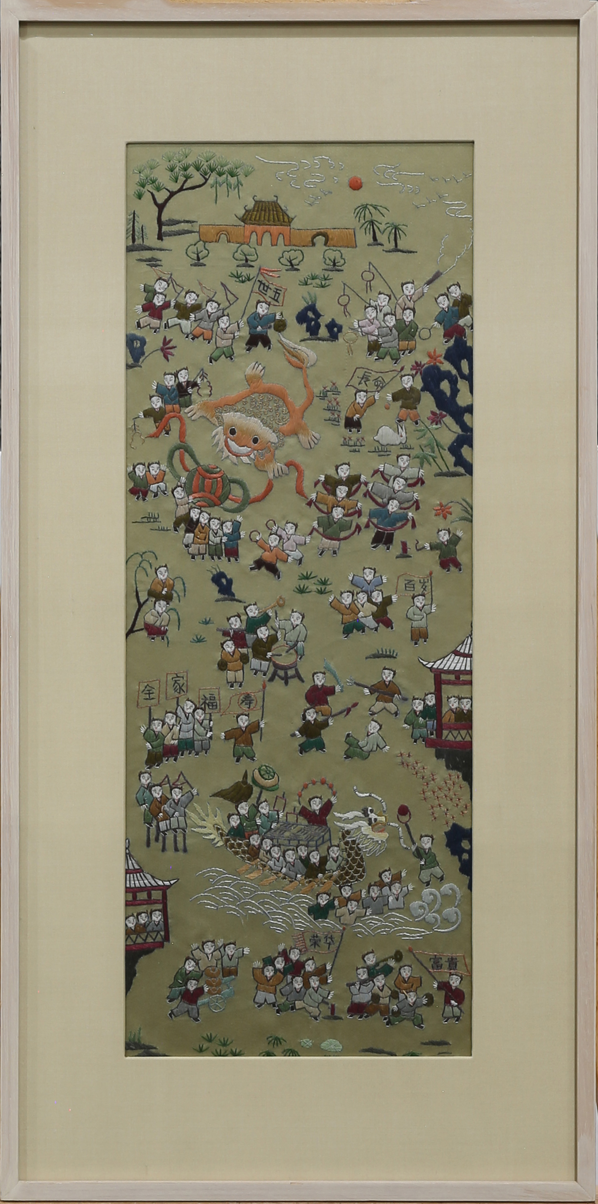 CHINESE EMBROIDERED PANEL Chinese 3a634b