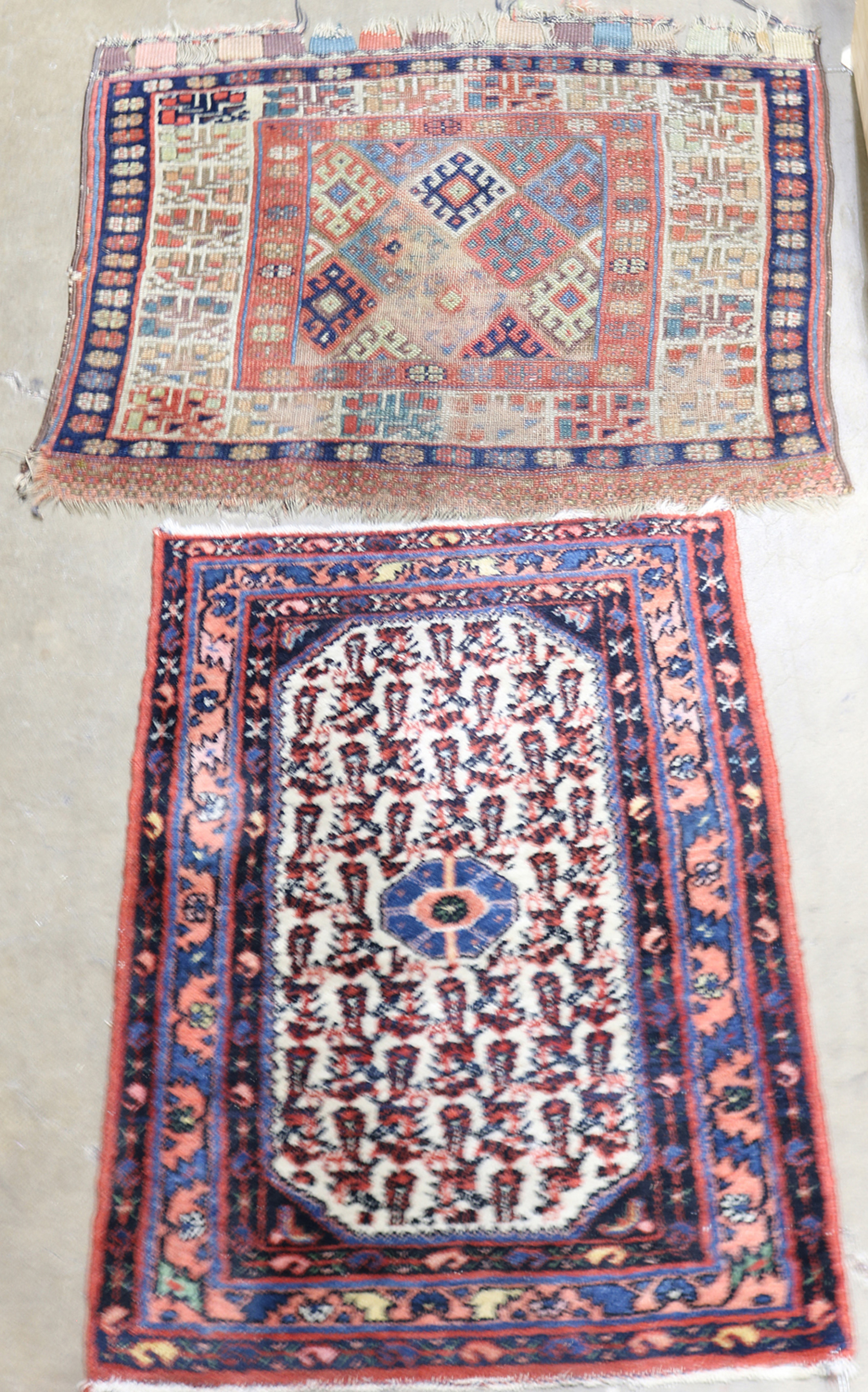 (LOT OF 2) CARPET GROUP (lot of