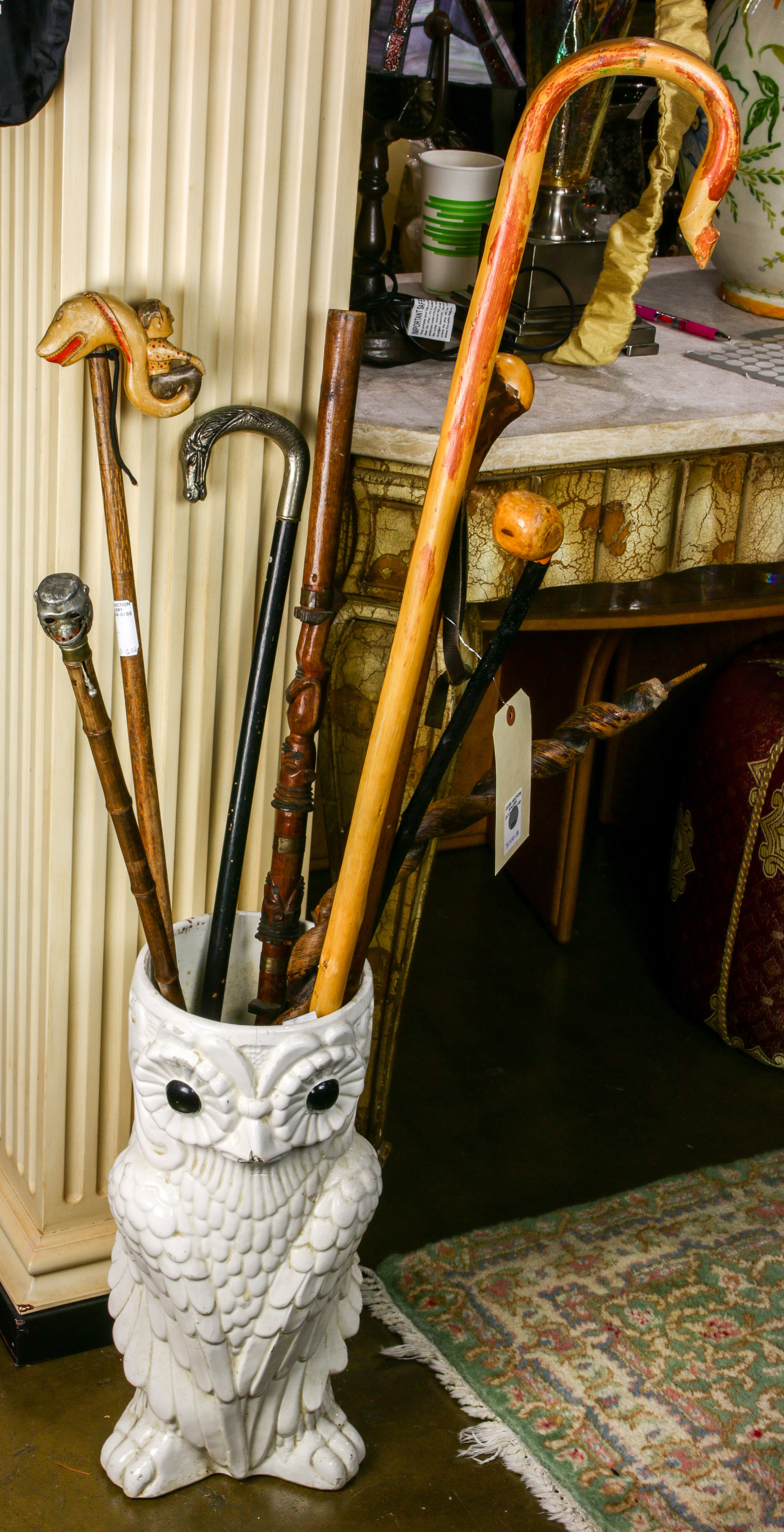 (LOT OF 8) A GROUP OF WALKING STICKS