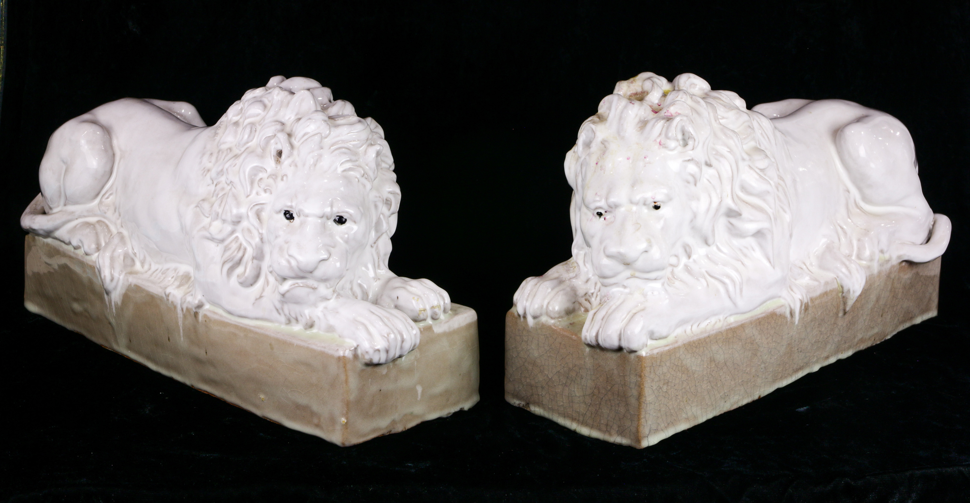 PAIR OF CLASSICAL STYLE FIGURAL 3a64fb