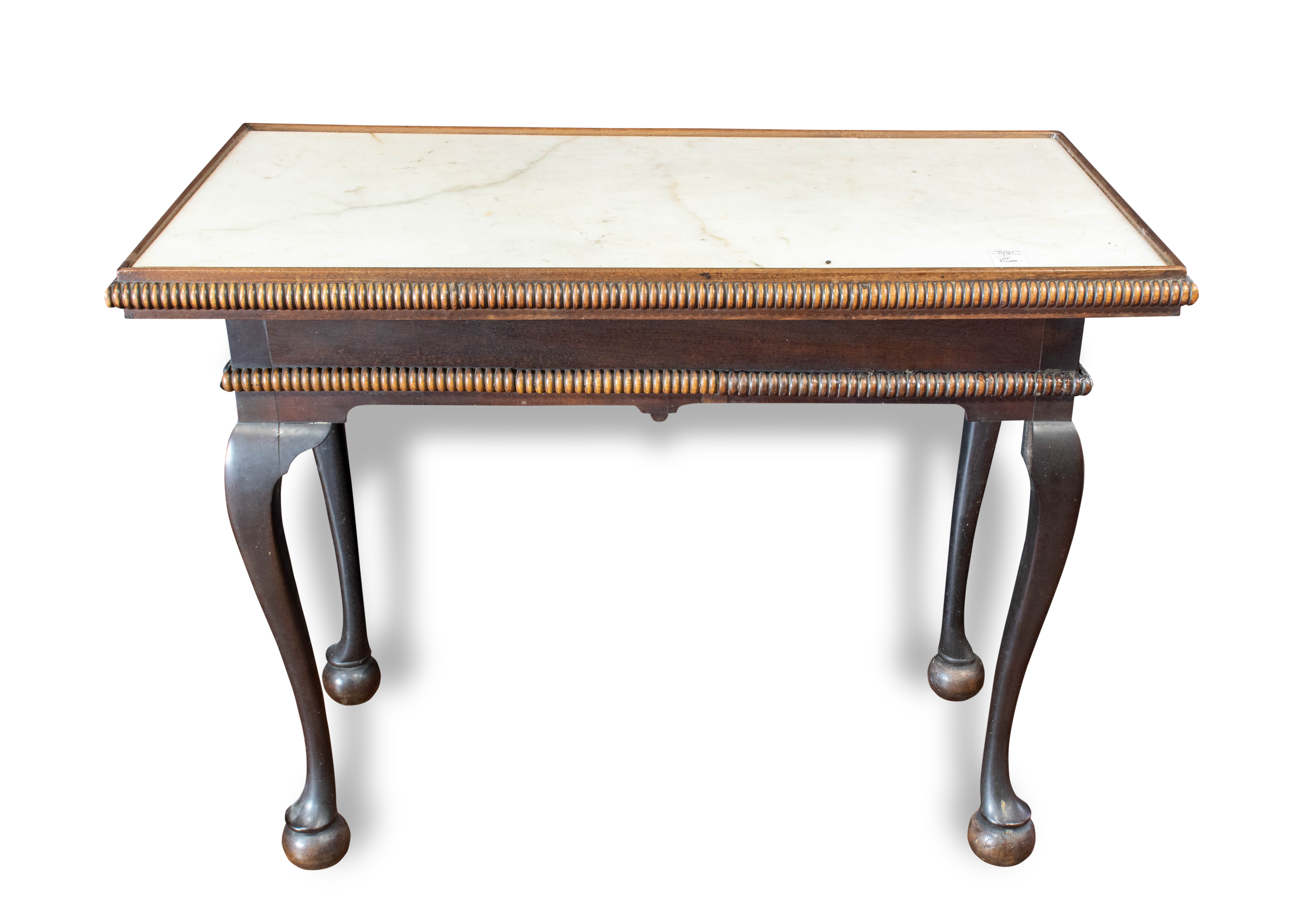 A CLASSICAL STYLE OCCASIONAL TABLE 3a650b