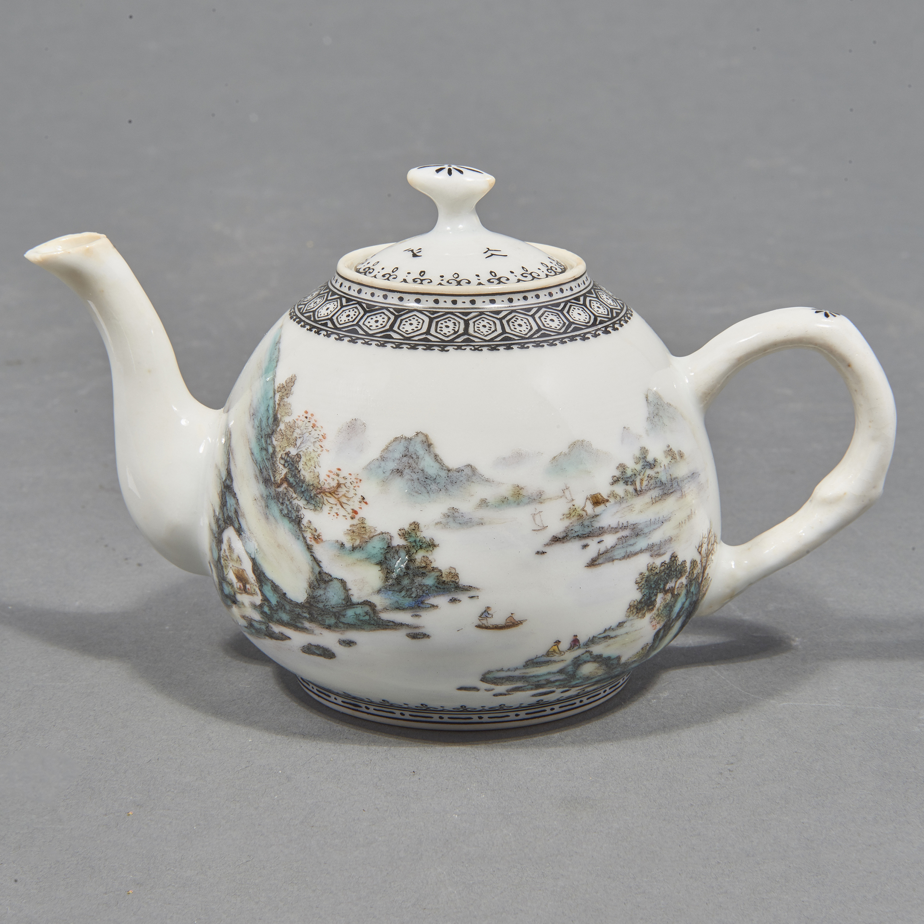 CHINESE POLYCHROME ENAMELED TEAPOT 3a656e