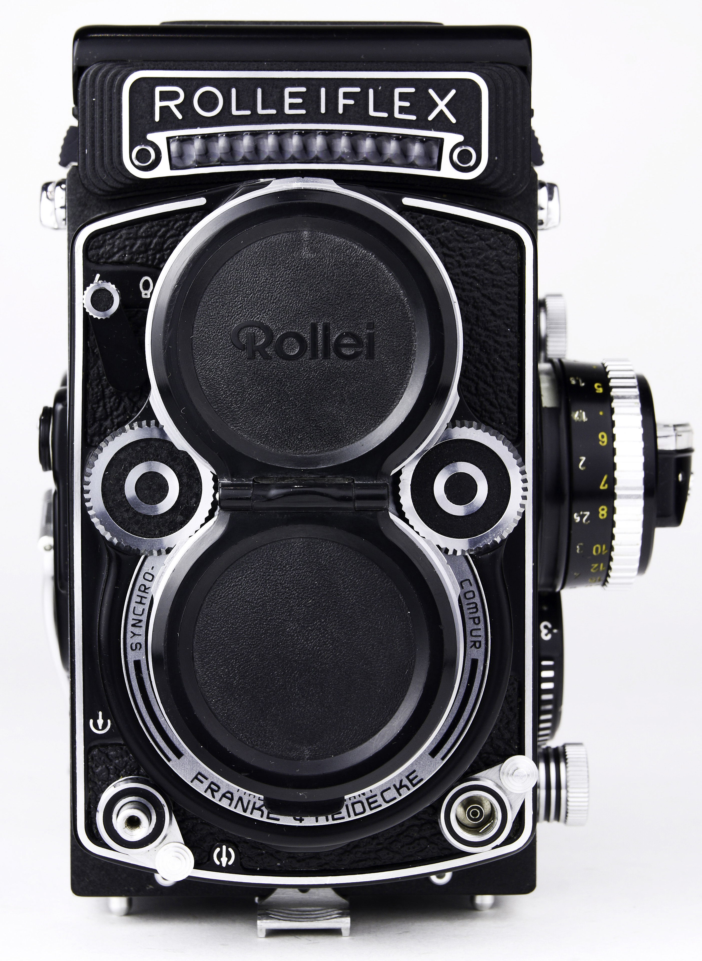 A ROLLEIFLEX 2 8F TLR CAMERA WITH 3a6605