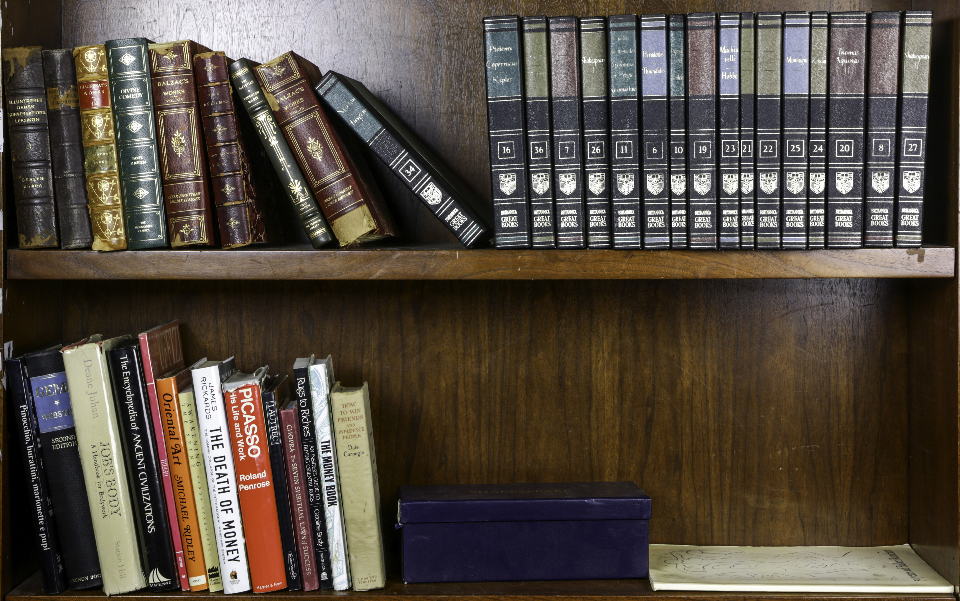 TWO SHELVES OF BOOKS Two shelves 3a6631