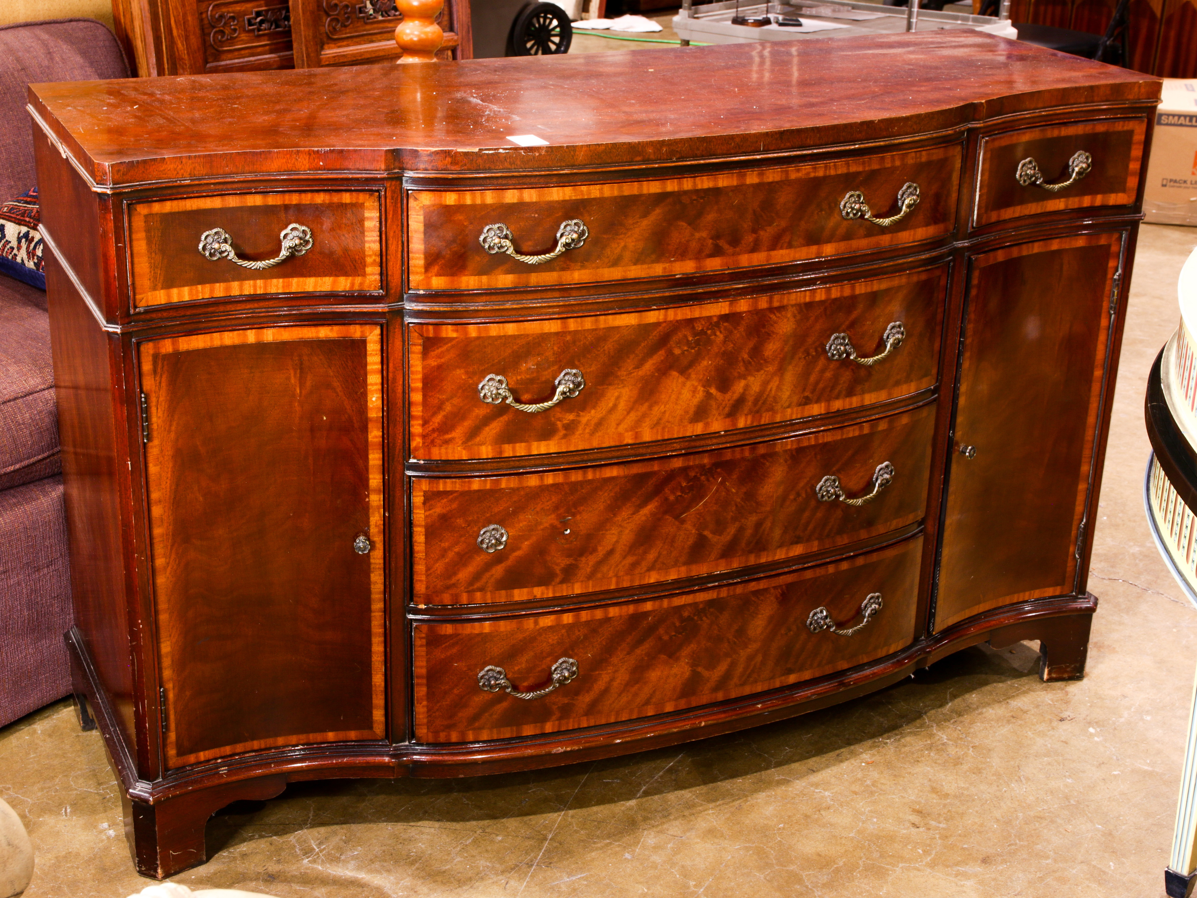 A FEDERAL STYLE MAHOGANY SIDEBOARD