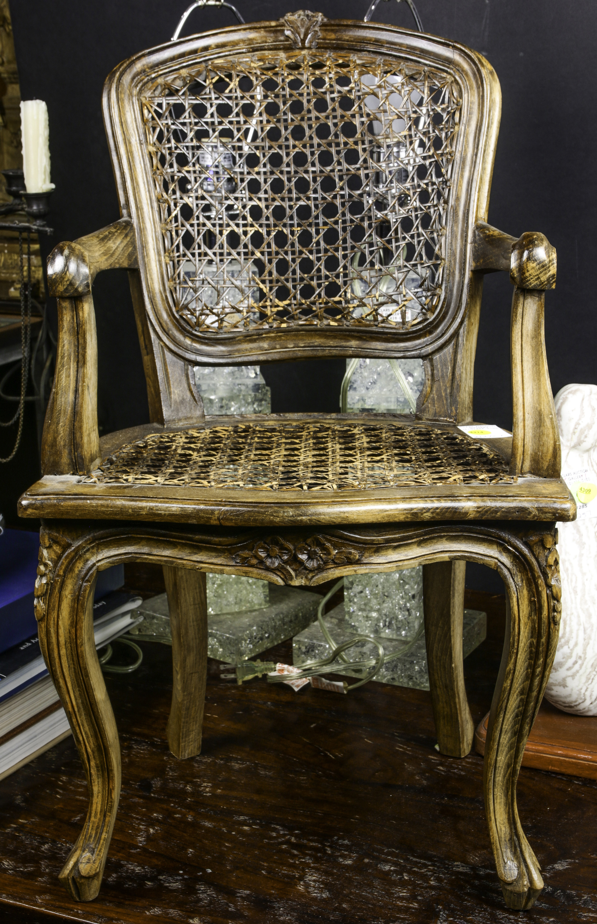 MINIATURE LOUIS XV STYLE FAUTEUIL 3a6682