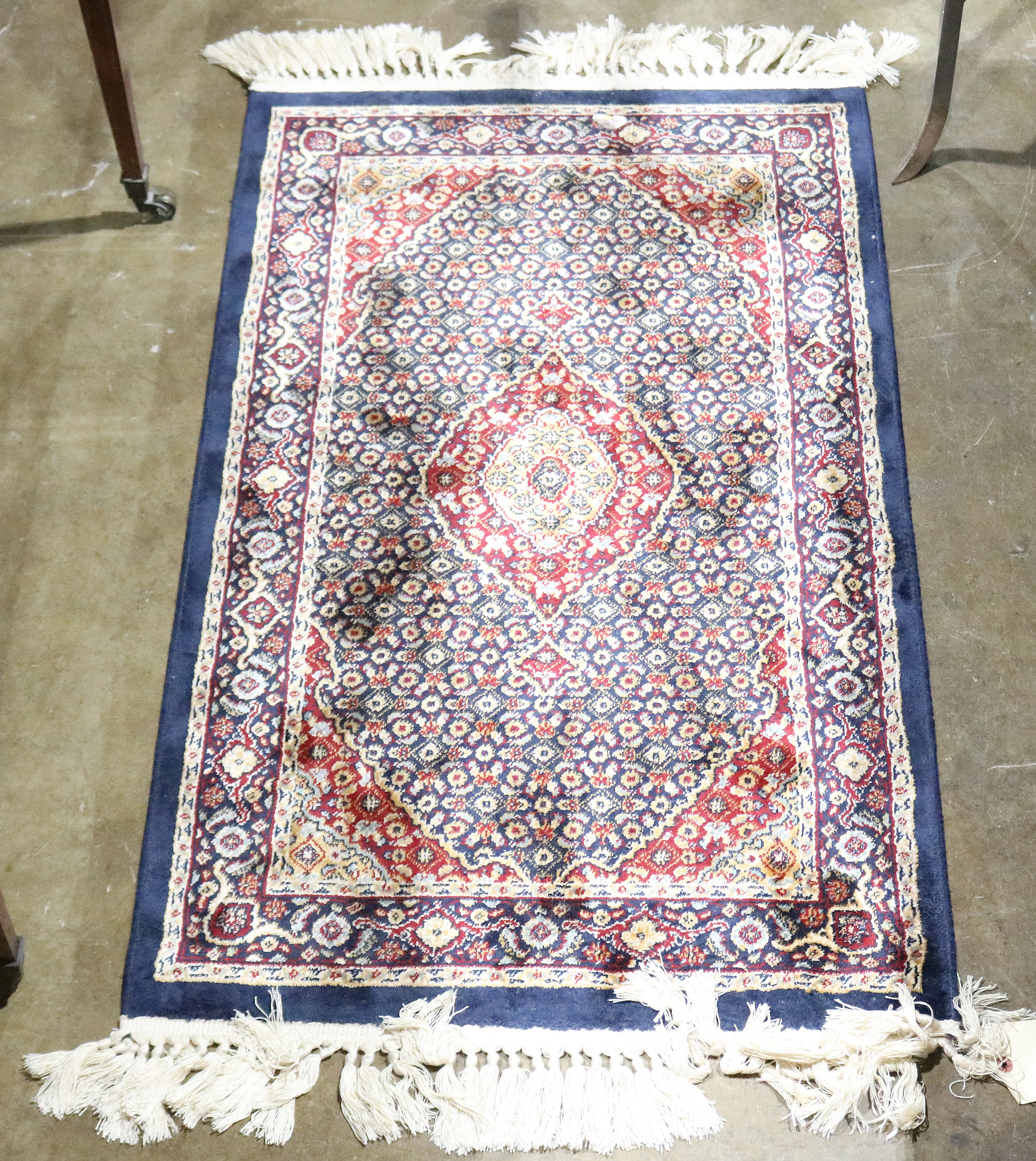 BELGIAN MACHINE MADE AREA CARPET 3a66ab