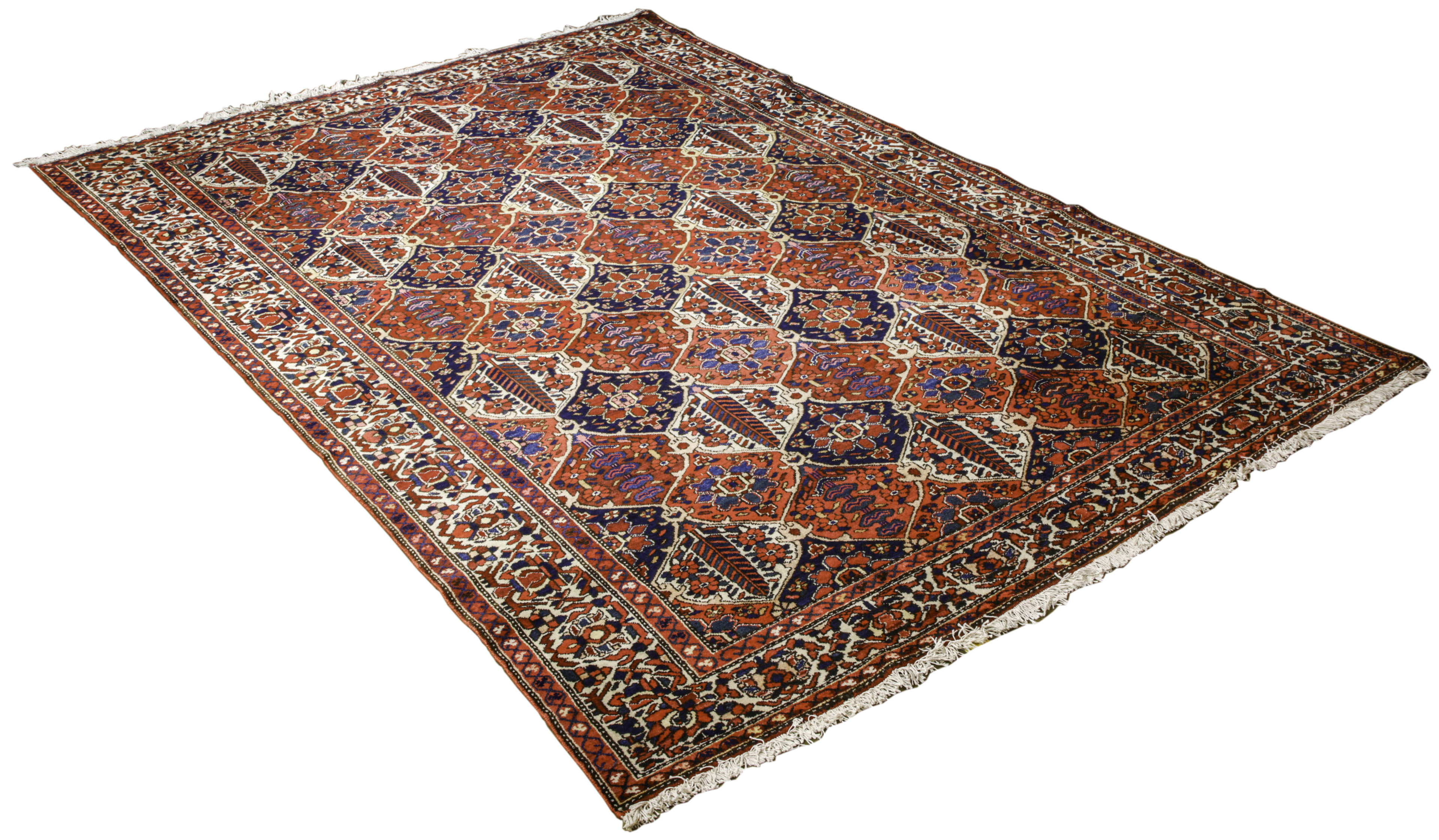 PERSIAN BAKHTIARI CARPET WITH A 3a66b5
