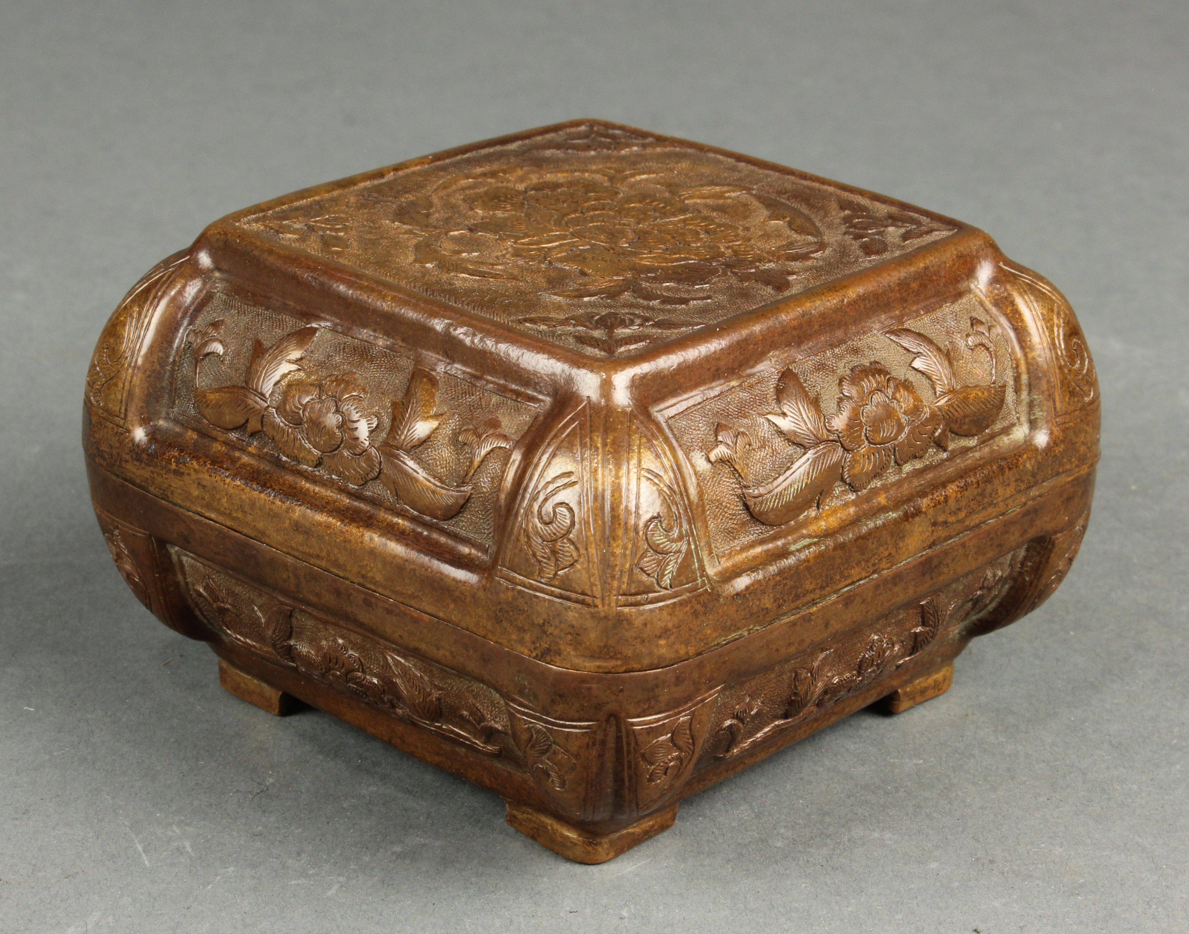 CHINESE SQUARE FORM LIDDED BOX 3a67b1