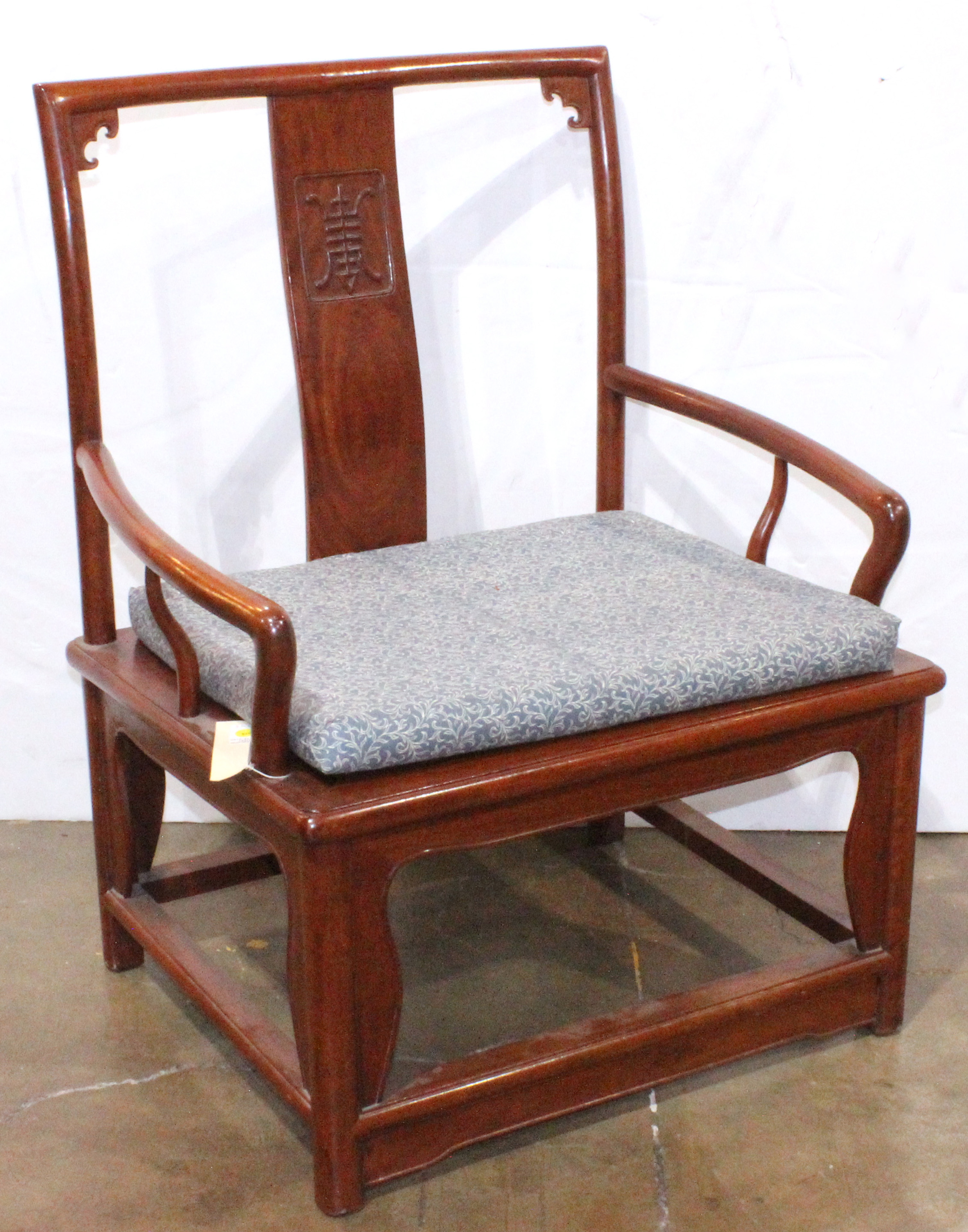 CHINESE HARDWOOD ARMCHAIR Chinese 3a6829