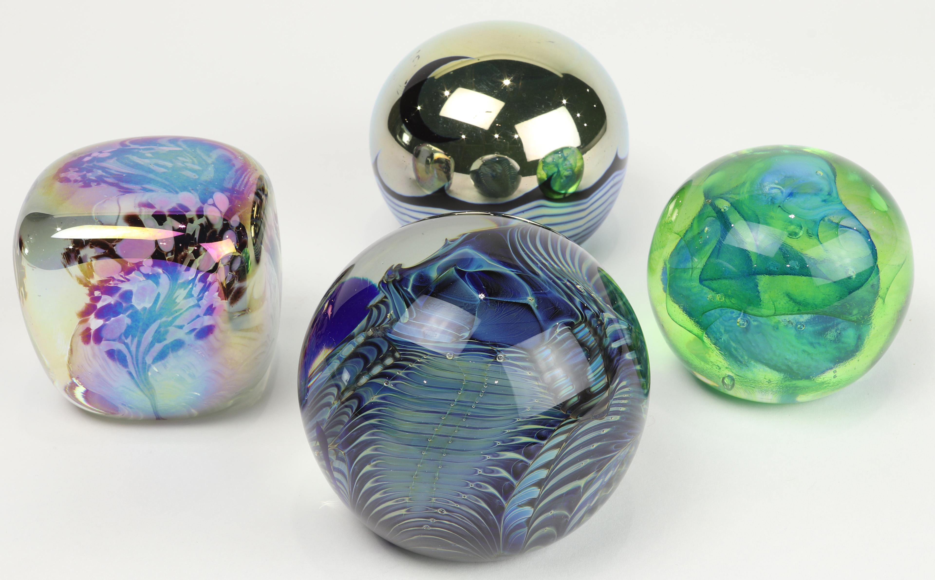  LOT OF 4 PAPERWEIGHT GROUP lot 3a6850