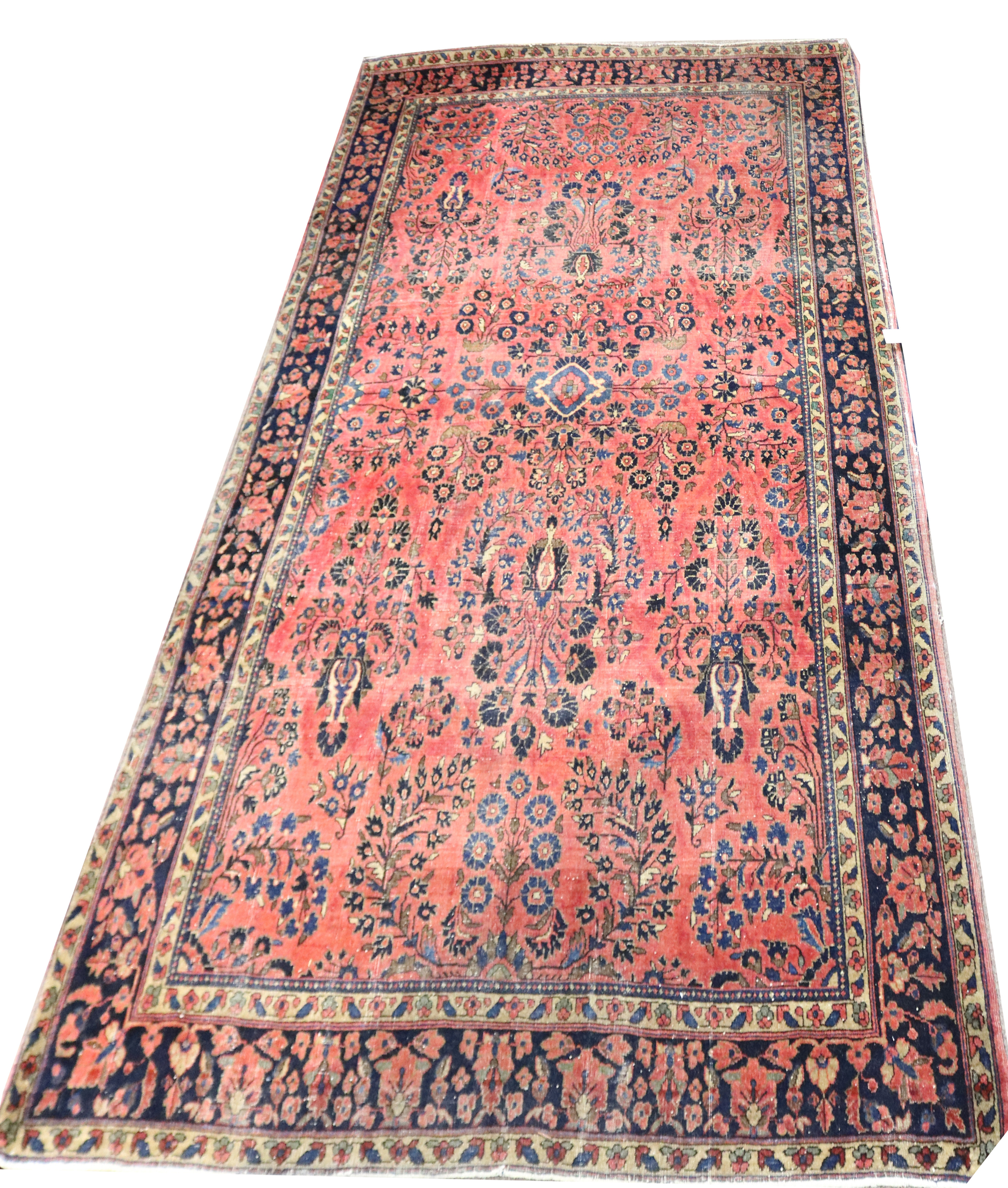 A PERSIAN SAROUK CARPET, 4'1" X