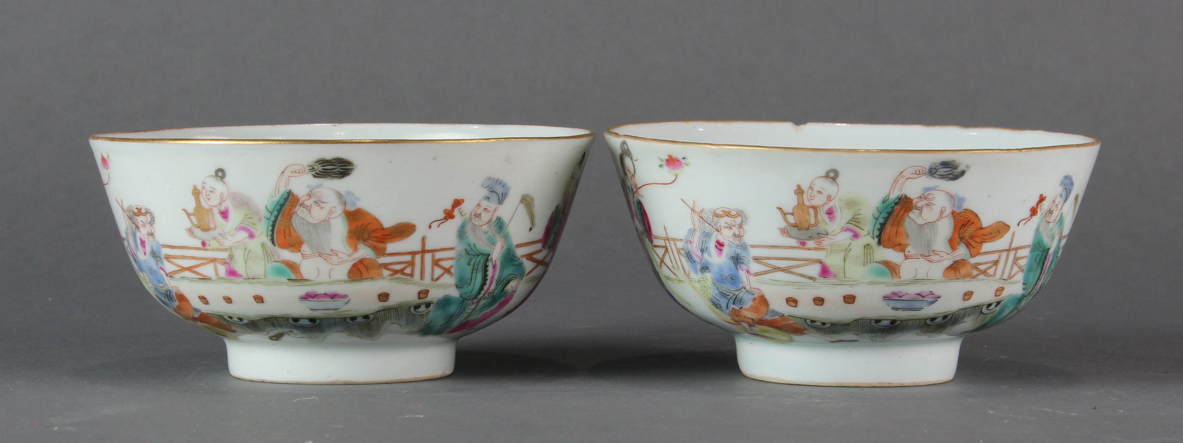 PAIR OF CHINESE FAMILLE ROSE BOWLS