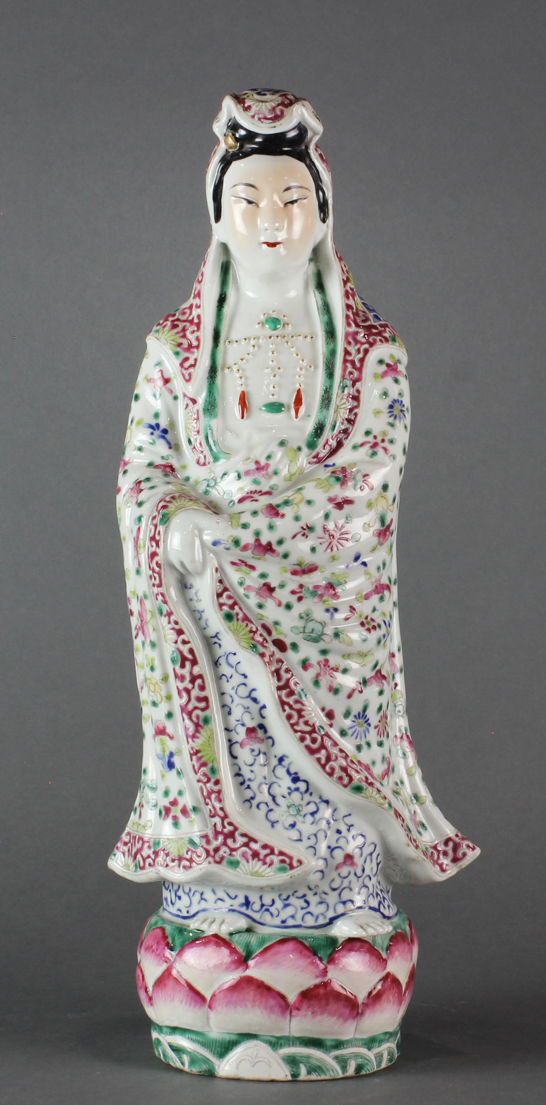 CHINESE FAMILLE ROSE FIGURE OF